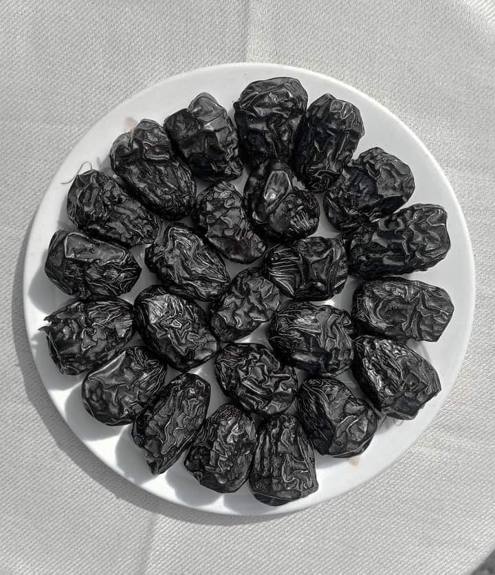 Ajwa Dates (আজওয়া খেজুর ১ কেজি)